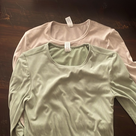 Two SUPER SOFT yogalicious ribbed tops. NWOT. - Picture 1 of 1
